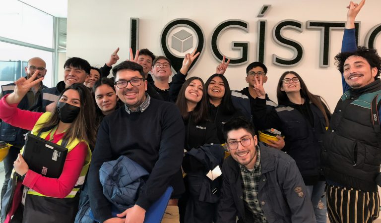 El equipo de Conecta Logística en sus instalaciones